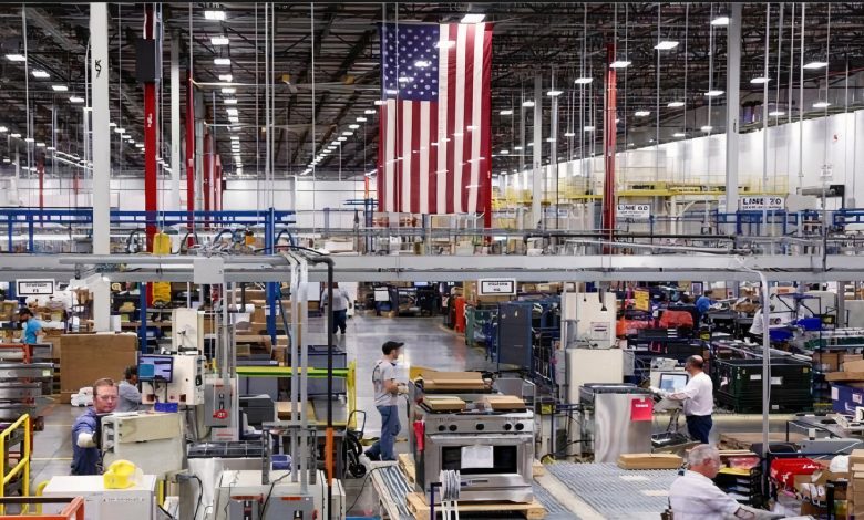 انخفاض إنتاج الصناعات التحويلية في الولايات المتحدة بشكل غير متوقع في ديسمبر متأثرًا بقطاع السيارات