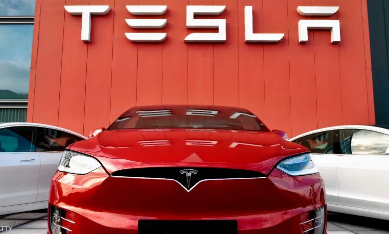 "تسلا" تُقيل مديرها في سنغافورة بعد تحذيرات بشأن خفض الوظائف