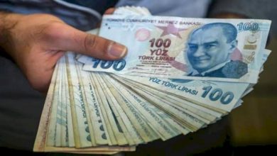 تركيا تحظر تقديم قروض بالليرة فهل تبيع الشركات عملاتها الأجنبية؟